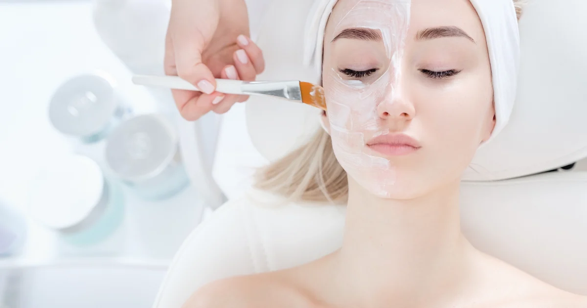 Women receiving Beauty Services in Alexandria, VA